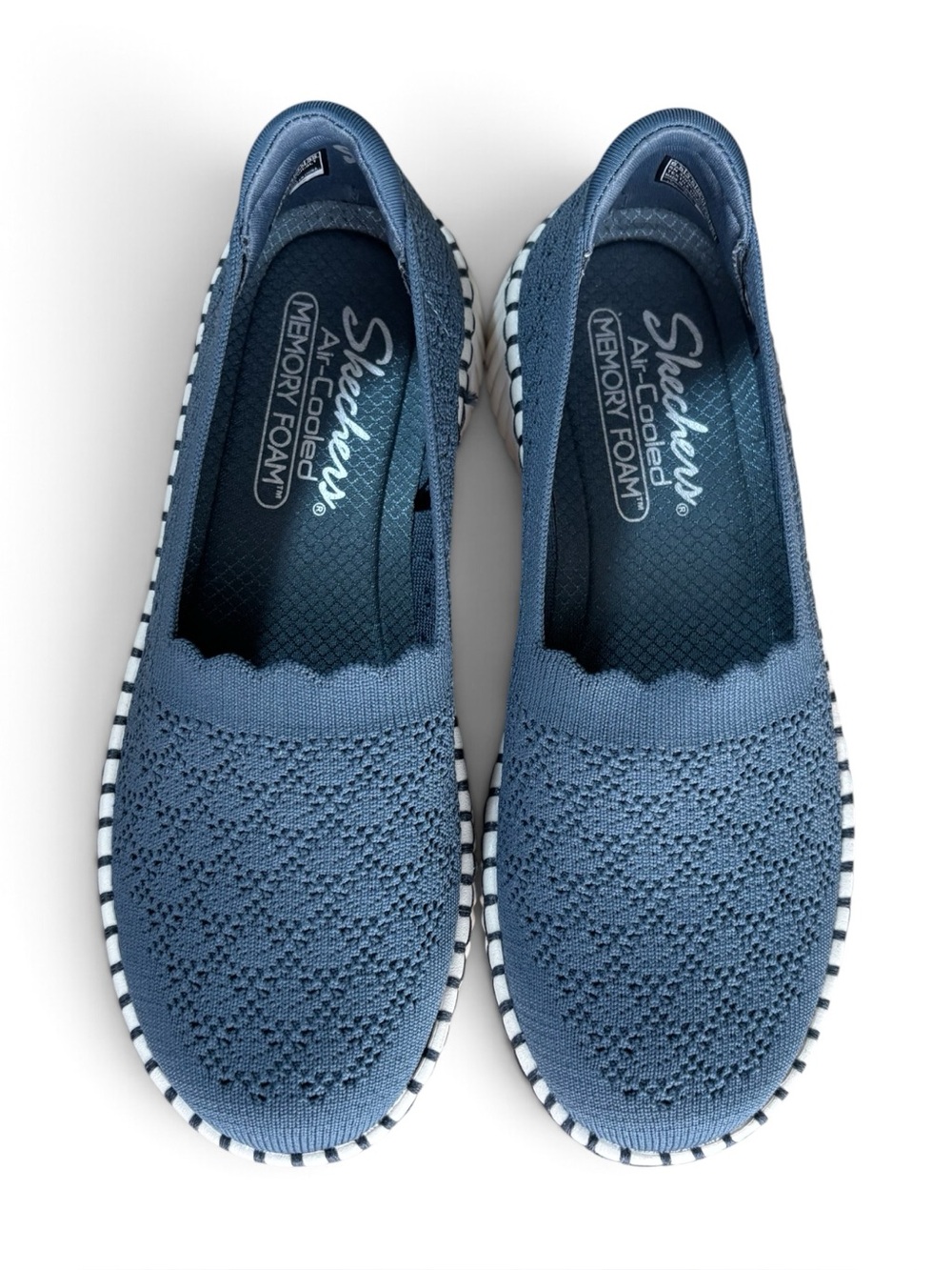 Like New Skechers Wilshire Blvd Knit Slip On Flat Sneakers Shoes Blue Size 6.5
